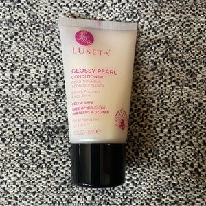 5 for $25! Luseta Glossy Pearl Conditioner